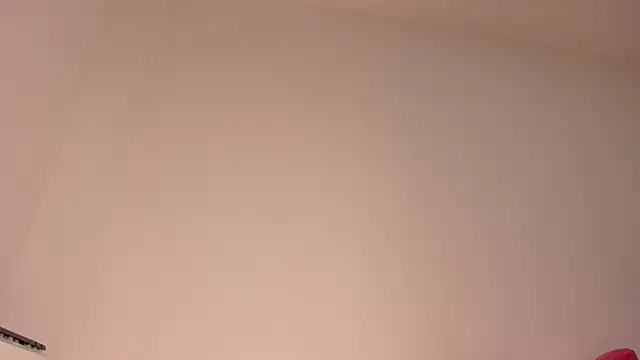 Snapshot of iluy_ chatting on December 23, 10:42 am iluy online show from December 23, 10:42 am