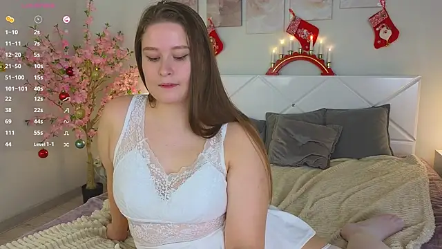 Snapshot of sophie__lee chatting on December 23, 2:07 pm sophie  lee online show from December 23, 2:07 pm
