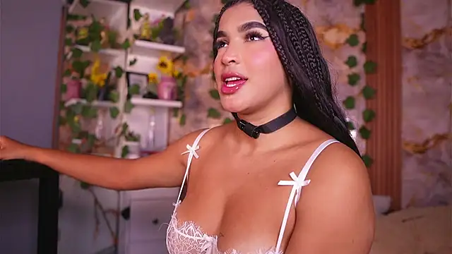 zoey-fox online show from June 6, 12:05 am