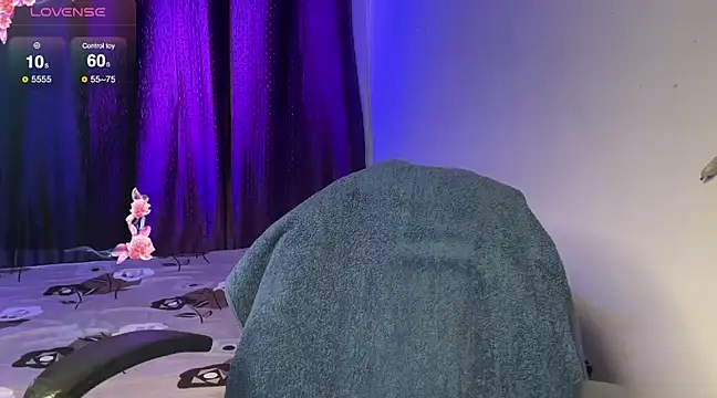 Snapshot of Snappy_girl chatting on February 11, 6:55 pm Snappy girl online show from February 11, 6:55 pm