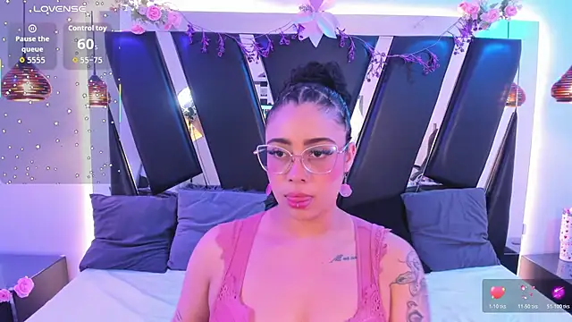 antonelllepiercee online show from January 15, 11:26 am