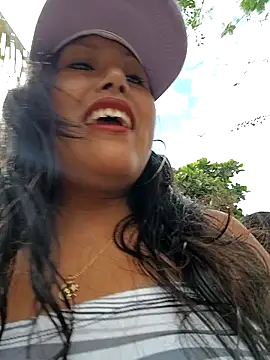 Snapshot of Karol-kamila19 chatting on December 5, 8:33 pm Karol-kamila19 online show from December 5, 8:33 pm