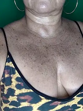 Kasandra Ho online show from November 2, 4:20 pm