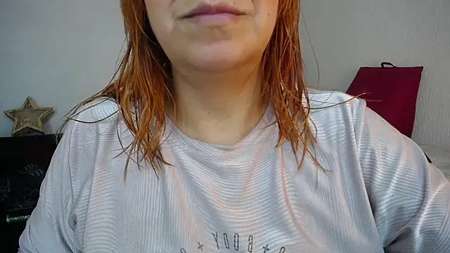 Snapshot of Delilah_Belmont chatting on December 2, 1:02 pm Delilah Belmont online show from December 2, 1:02 pm