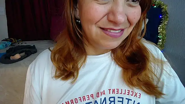 Snapshot of Delilah_Belmont chatting on January 7, 4:59 pm Delilah Belmont online show from January 7, 4:59 pm