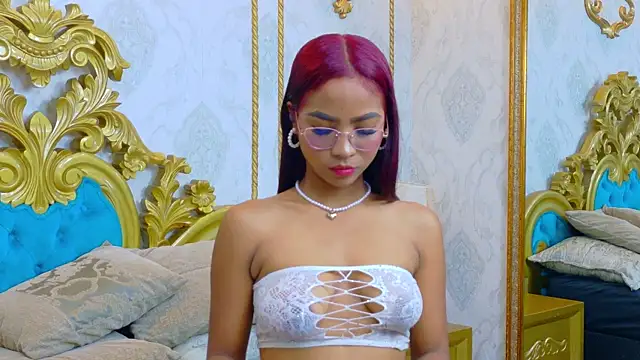 Snapshot of LucyLeah chatting on October 27, 2:10 pm LucyLeah online show from October 27, 2:10 pm