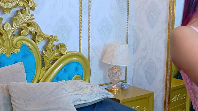 Snapshot of LucyLeah chatting on November 6, 1:12 pm LucyLeah online show from November 6, 1:12 pm