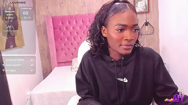 Snapshot of Jenna_London chatting on February 12, 12:48 am Jenna London online show from February 12, 12:48 am