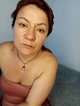 Snapshot of Skylar-Vox- chatting on February 22, 9:37 pm Skylar-Vox- online show from February 22, 9:37 pm
