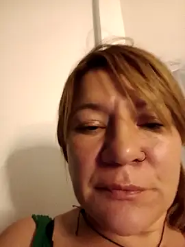 Snapshot of Skylar-Vox- chatting on February 28, 1:15 am Skylar-Vox- online show from February 28, 1:15 am