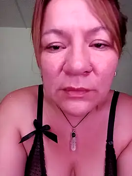 Snapshot of Skylar-Vox- chatting on February 28, 8:31 am Skylar-Vox- online show from February 28, 8:31 am