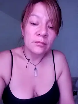 Snapshot of Skylar-Vox- chatting on March 5, 8:32 am Skylar-Vox- online show from March 5, 8:32 am