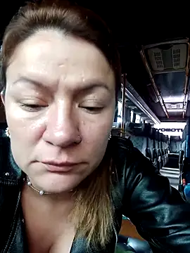Snapshot of Skylar-Vox- chatting on March 17, 4:33 pm Skylar-Vox- online show from March 17, 4:33 pm