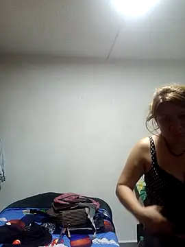 Snapshot of Skylar-Vox- chatting on September 24, 9:23 am Skylar-Vox- online show from September 24, 9:23 am