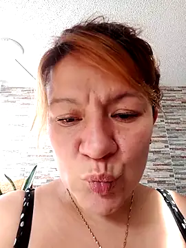 Snapshot of Skylar-Vox- chatting on October 16, 9:49 pm Skylar-Vox- online show from October 16, 9:49 pm