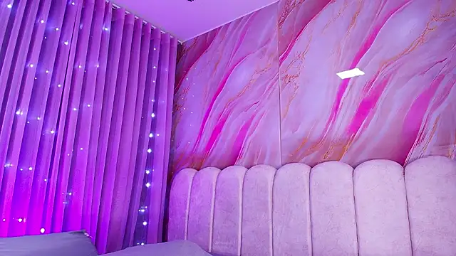 mia stanfort online show from February 10, 7:18 pm