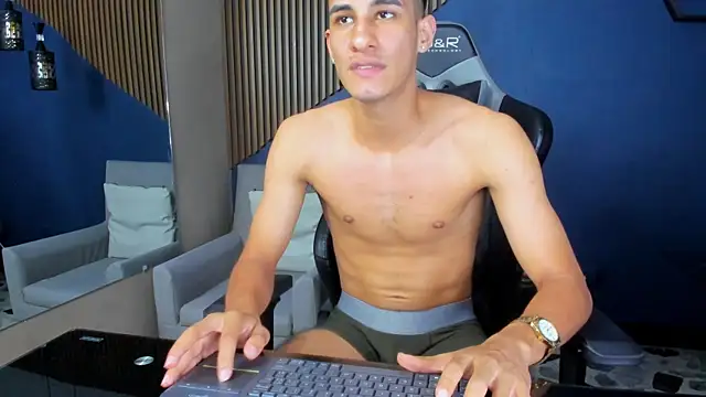 Snapshot of JakeMoxley chatting on January 20, 10:15 pm JakeMoxley online show from January 20, 10:15 pm