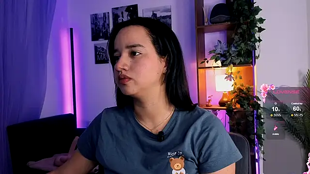 emilyrouxe online show from September 12, 3:56 pm