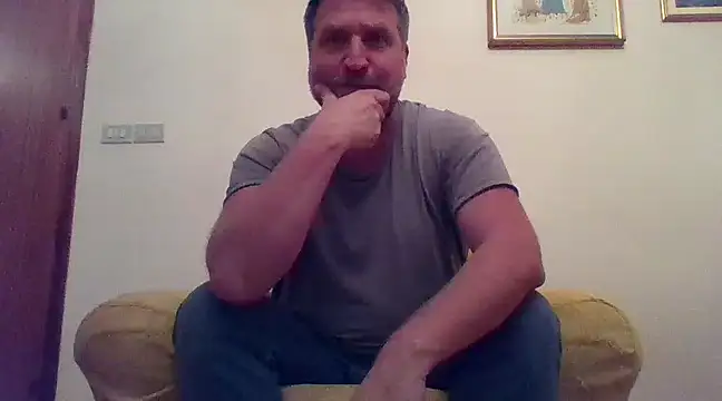 Snapshot of Haariglang chatting on December 4, 5:33 pm Haariglang online show from December 4, 5:33 pm