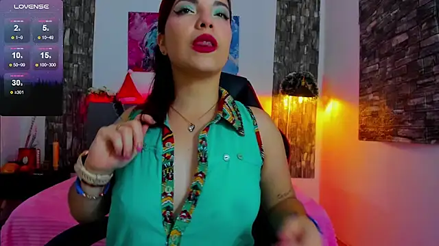 Snapshot of tatiana_sc chatting on December 14, 12:33 pm tatiana sc online show from December 14, 12:33 pm