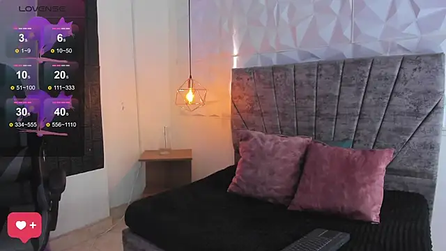 Snapshot of tatiana_sc chatting on September 17, 1:24 pm tatiana sc online show from September 17, 1:24 pm