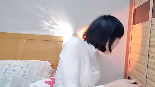 Linda-LL online show from February 9, 11:25 am