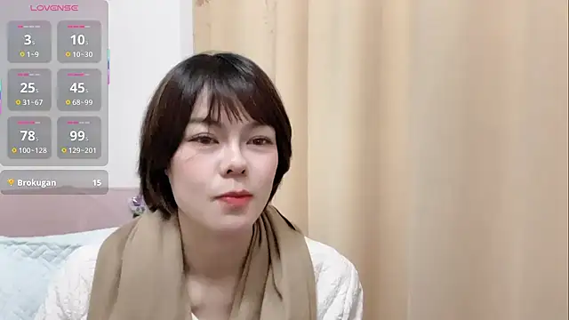 Linda-LL online show from December 16, 11:15 am