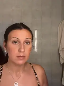 Snapshot of SweNatasha chatting on June 19, 9:29 pm SweNatasha online show from June 19, 9:29 pm