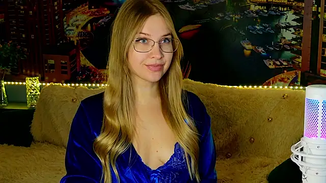 Snapshot of pusyavykusya chatting on December 10, 1:22 pm pusyavykusya online show from December 10, 1:22 pm