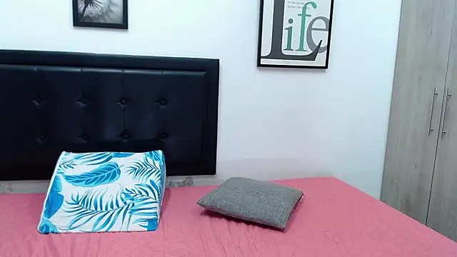 KellyRivers online show from February 28, 5:04 am