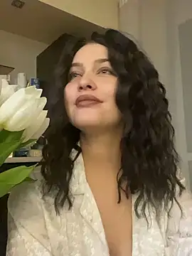 KikiWatson online show from February 16, 5:04 pm