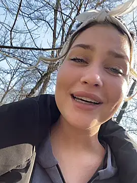 KikiWatson online show from March 12, 7:13 am