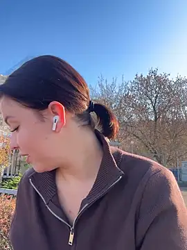 KikiWatson online show from November 17, 7:03 am