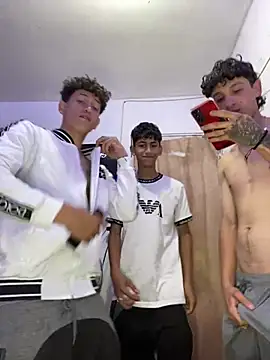 LatinBoysxxx online show from January 27, 4:22 pm