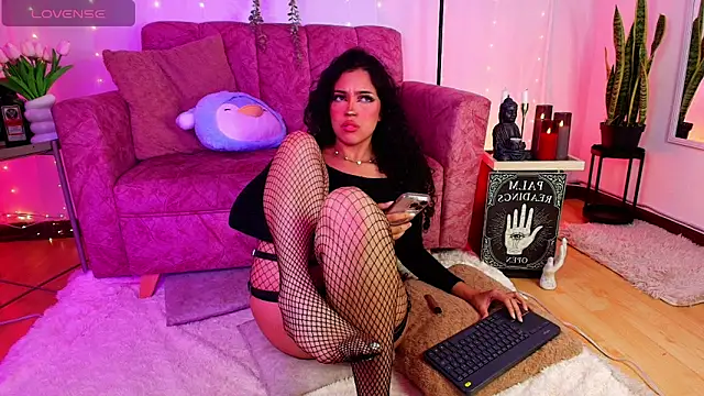 Snapshot of Sara_Jhonson chatting on May 15, 11:45 pm Sara Jhonson online show from May 15, 11:45 pm