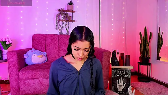 Snapshot of Sara_Jhonson chatting on June 18, 11:53 pm Sara Jhonson online show from June 18, 11:53 pm