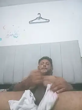 Snapshot of bigcockxxxwil chatting on July 11, 4:48 am bigcockxxxwil online show from July 11, 4:48 am
