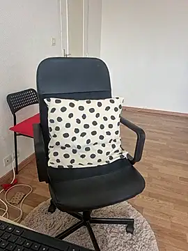 JennyCoquine online show from July 13, 8:50 am