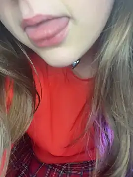 Snapshot of Topvi_ chatting on December 9, 1:13 pm Topvi  online show from December 9, 1:13 pm