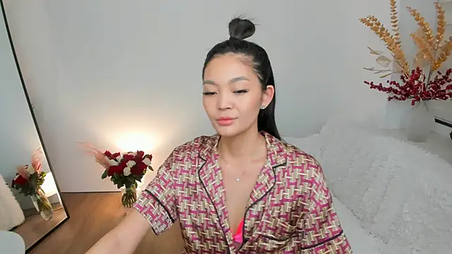 Peopleneedlove144 online show from February 4, 3:15 pm