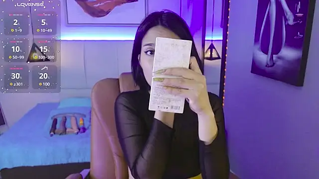 Snapshot of AlessiaVal_ chatting on January 25, 12:37 pm AlessiaVal online show from January 25, 12:37 pm