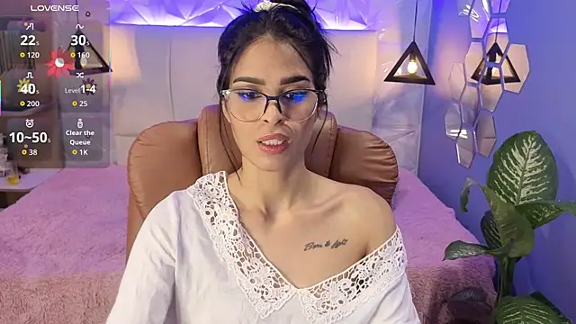 Snapshot of AlessiaVal_ chatting on November 7, 1:33 pm AlessiaVal online show from November 7, 1:33 pm