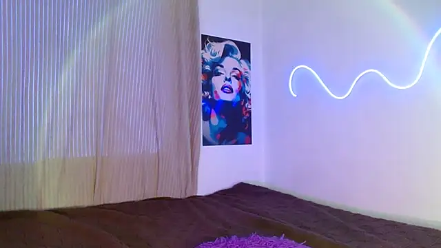 AlessiaVal  online show from April 8, 3:23 pm