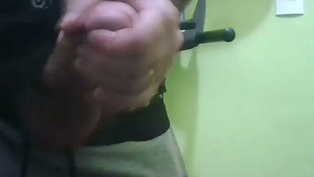 loganwolverine02 online show from November 11, 1:00 pm