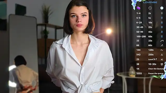 Snapshot of MimiLoll chatting on January 19, 6:43 pm MimiLoll online show from January 19, 6:43 pm