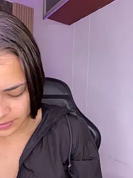 HannaRhodes online show from October 27, 2:10 pm