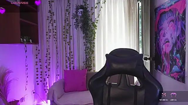 Snapshot of HannaRhodes chatting on February 14, 2:58 pm HannaRhodes online show from February 14, 2:58 pm