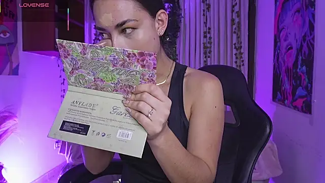 Snapshot of HannaRhodes chatting on February 23, 2:14 pm HannaRhodes online show from February 23, 2:14 pm