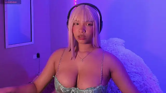 MadelineBenet online show from January 21, 4:32 am