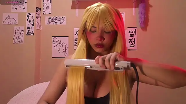 MadelineBenet online show from March 22, 11:20 pm